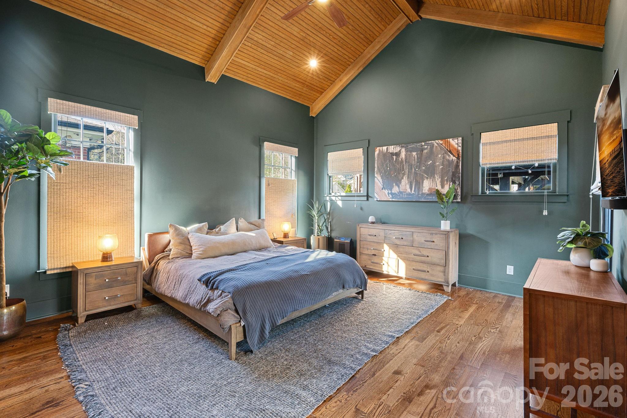 405 E Tremont Avenue