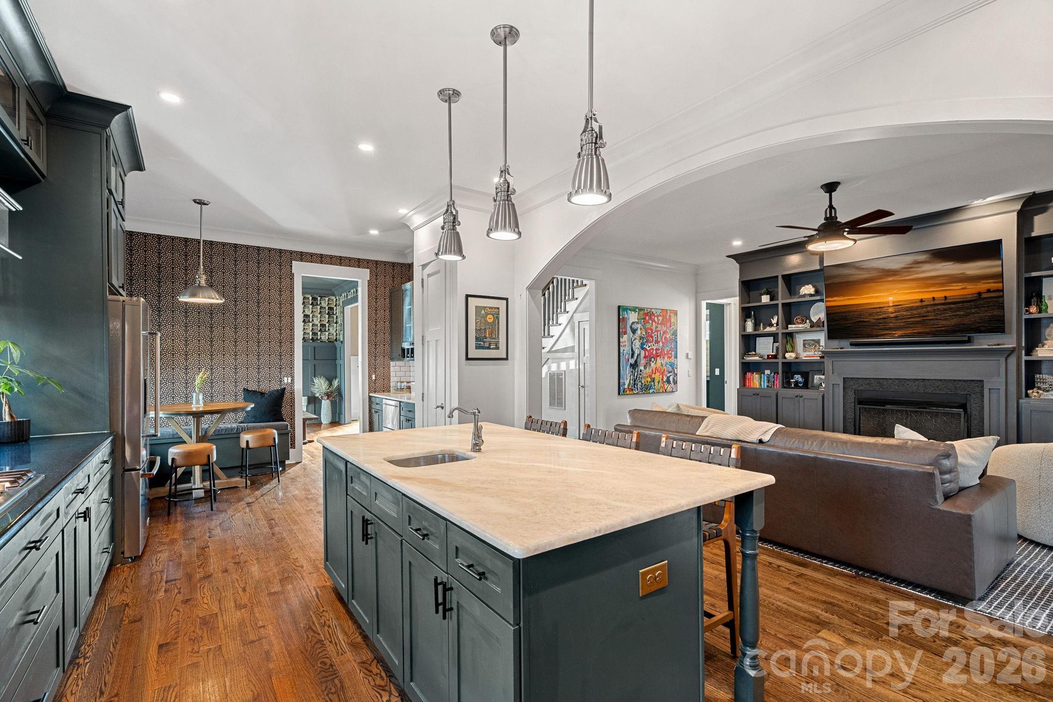 405 E Tremont Avenue