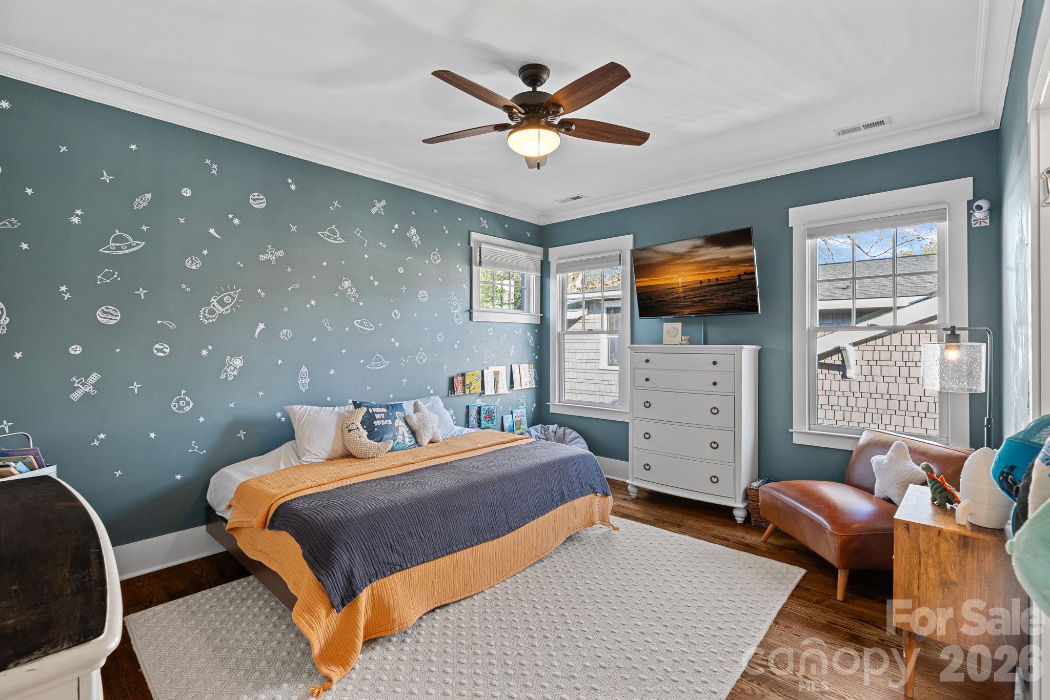 405 E Tremont Avenue