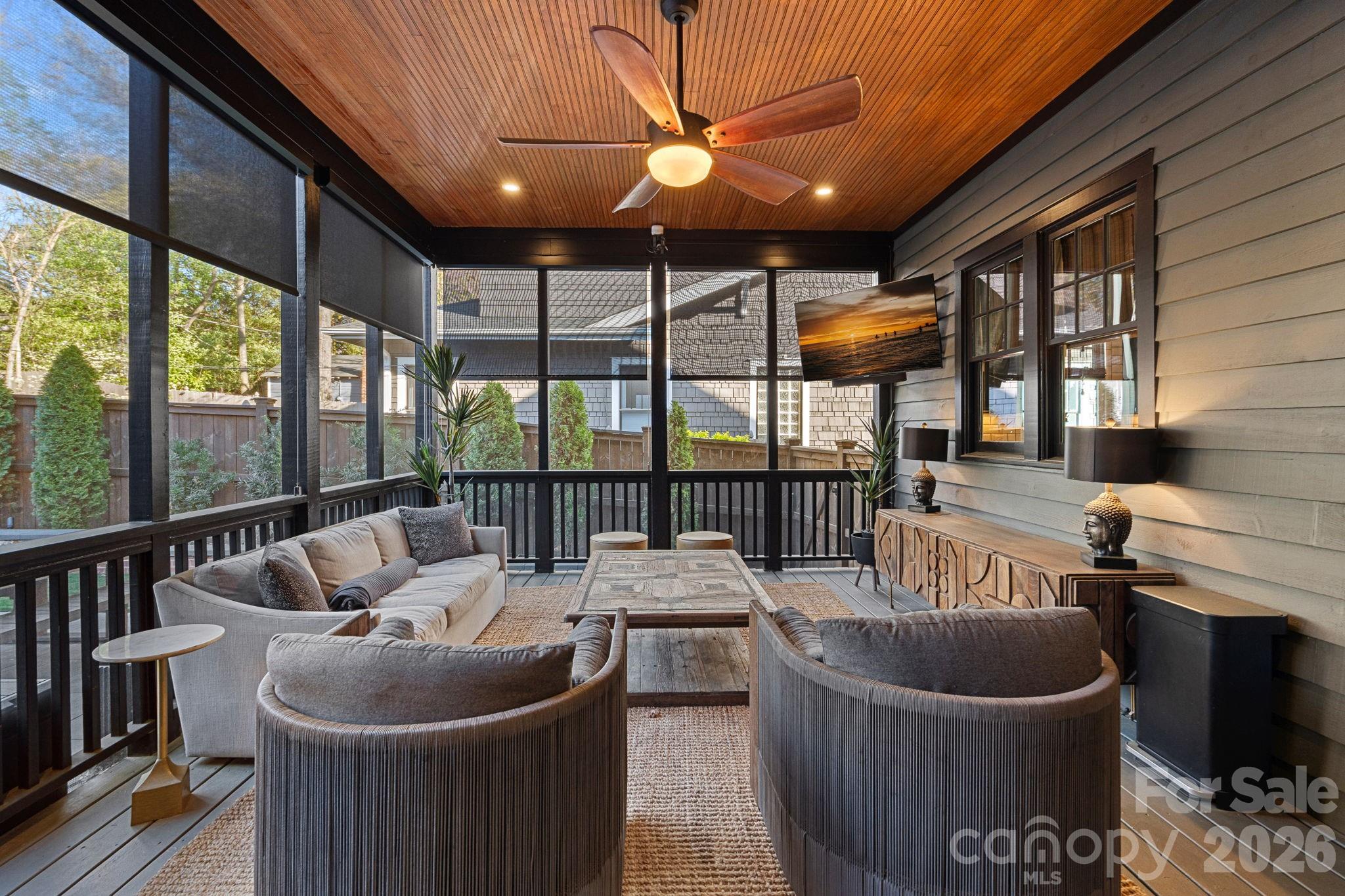 405 E Tremont Avenue