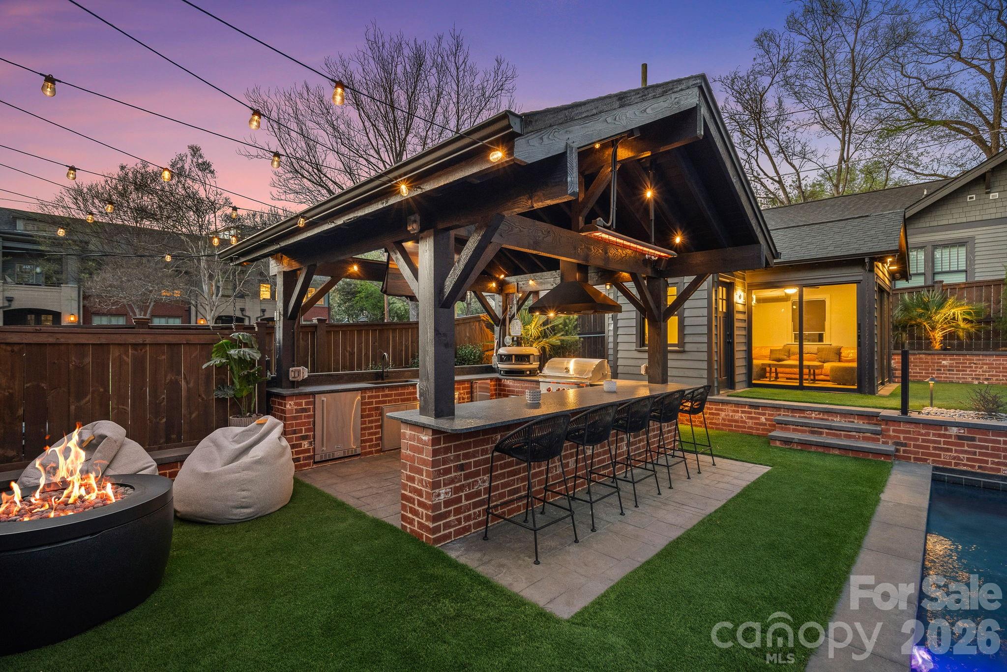 405 E Tremont Avenue