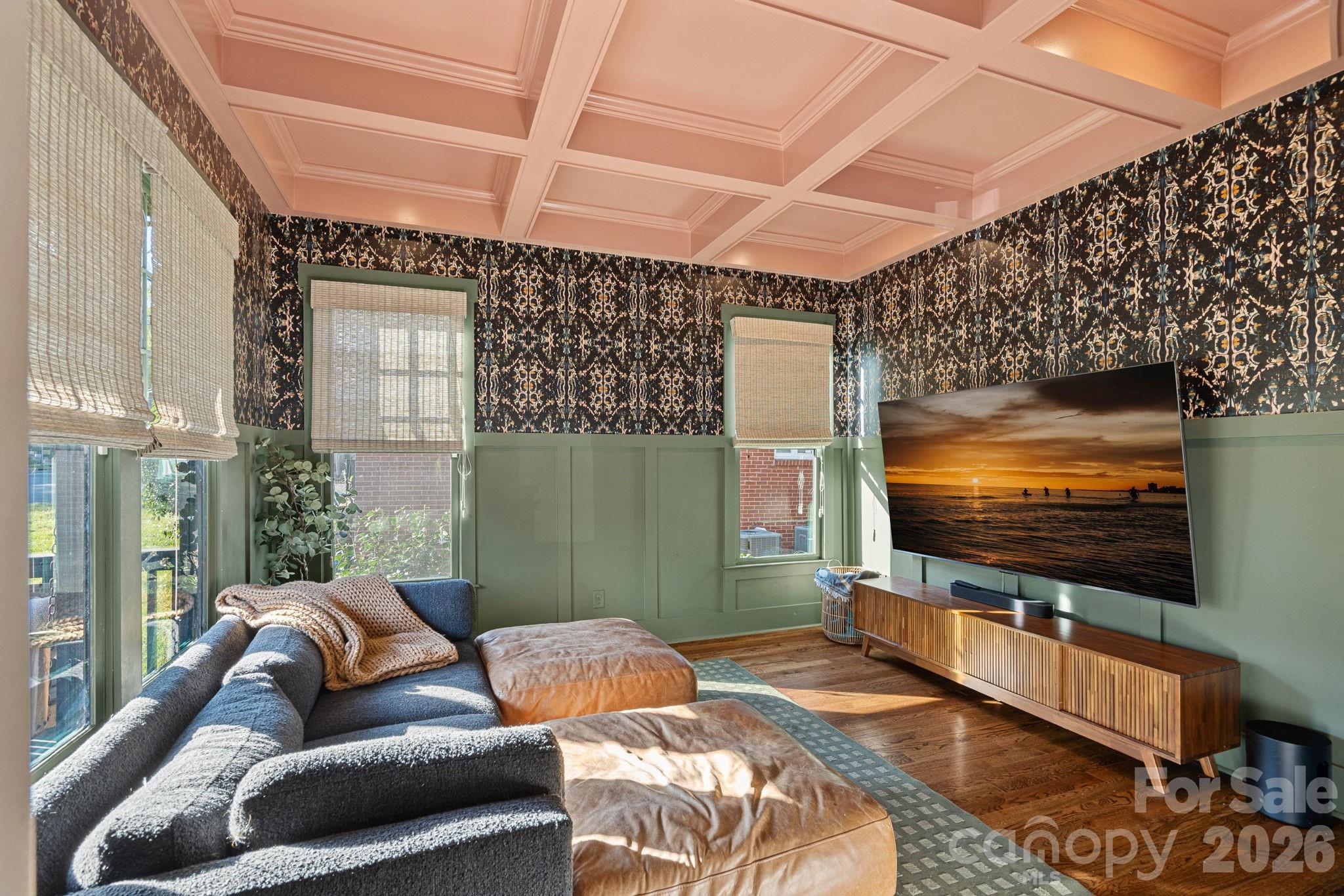 405 E Tremont Avenue