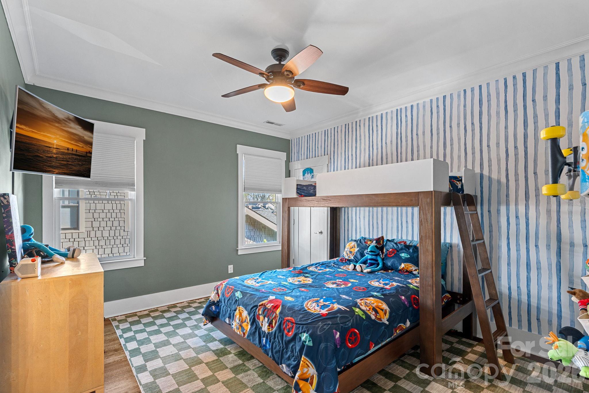 405 E Tremont Avenue