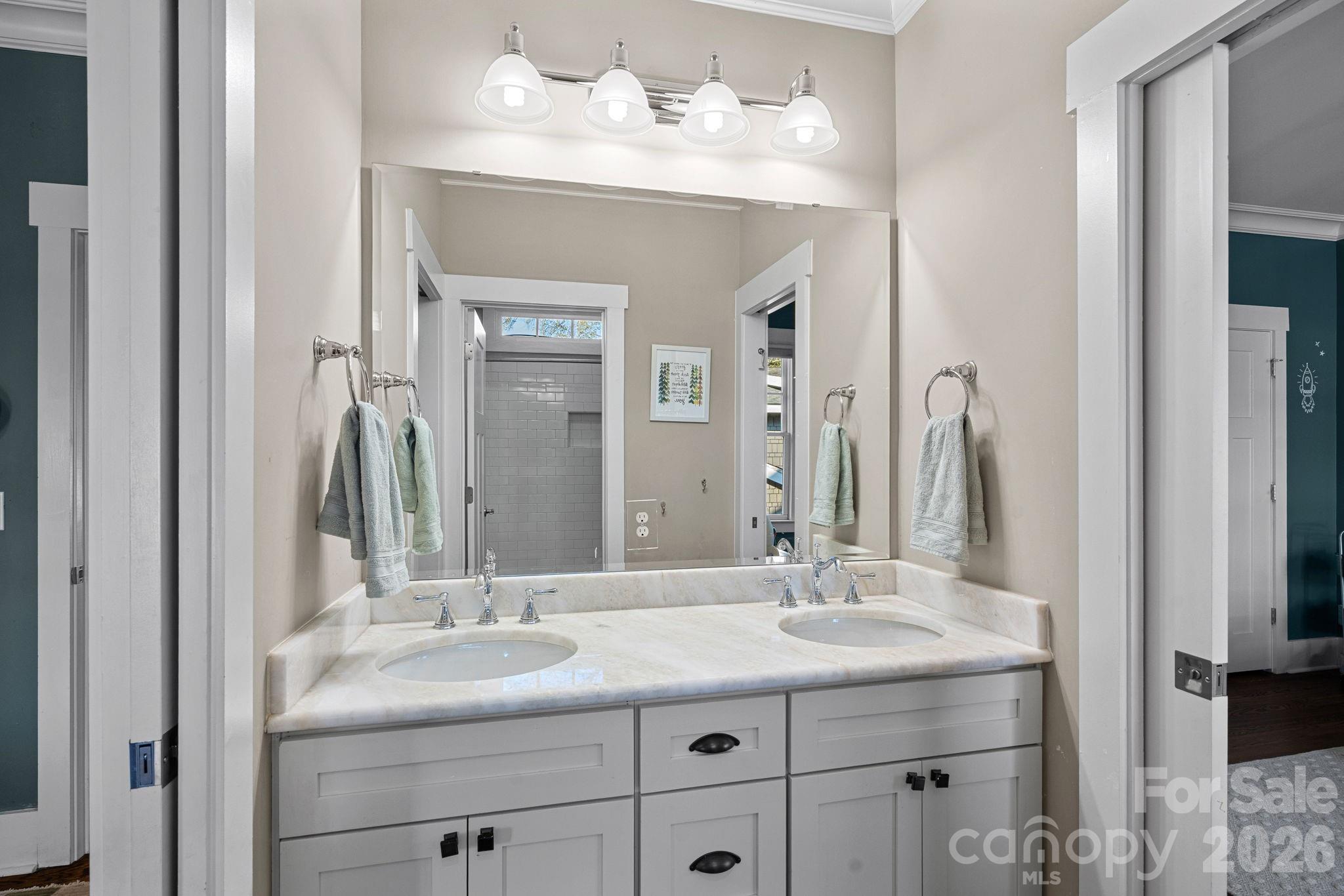 405 E Tremont Avenue