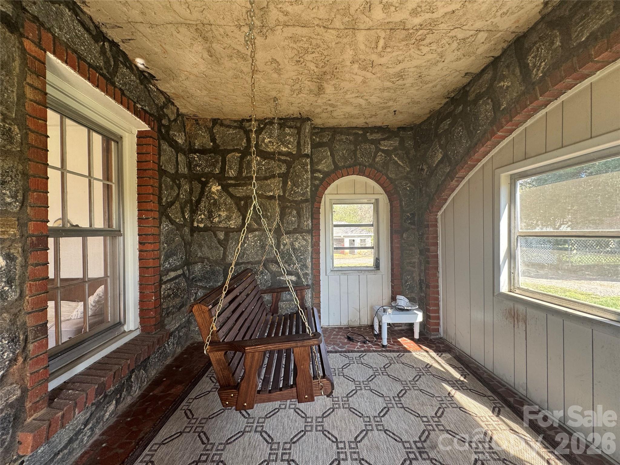 905 Conover Boulevard E