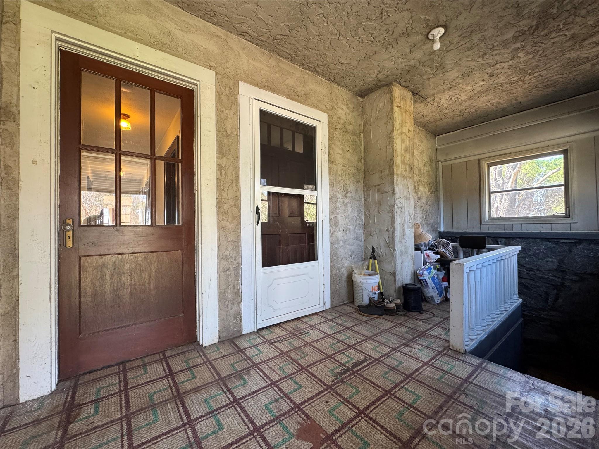 905 Conover Boulevard E