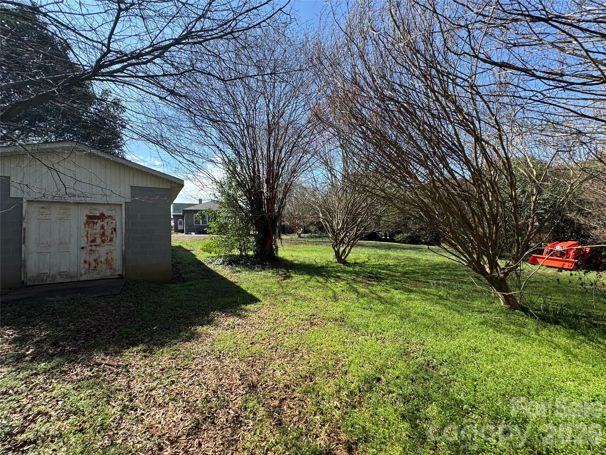 905 Conover Boulevard E