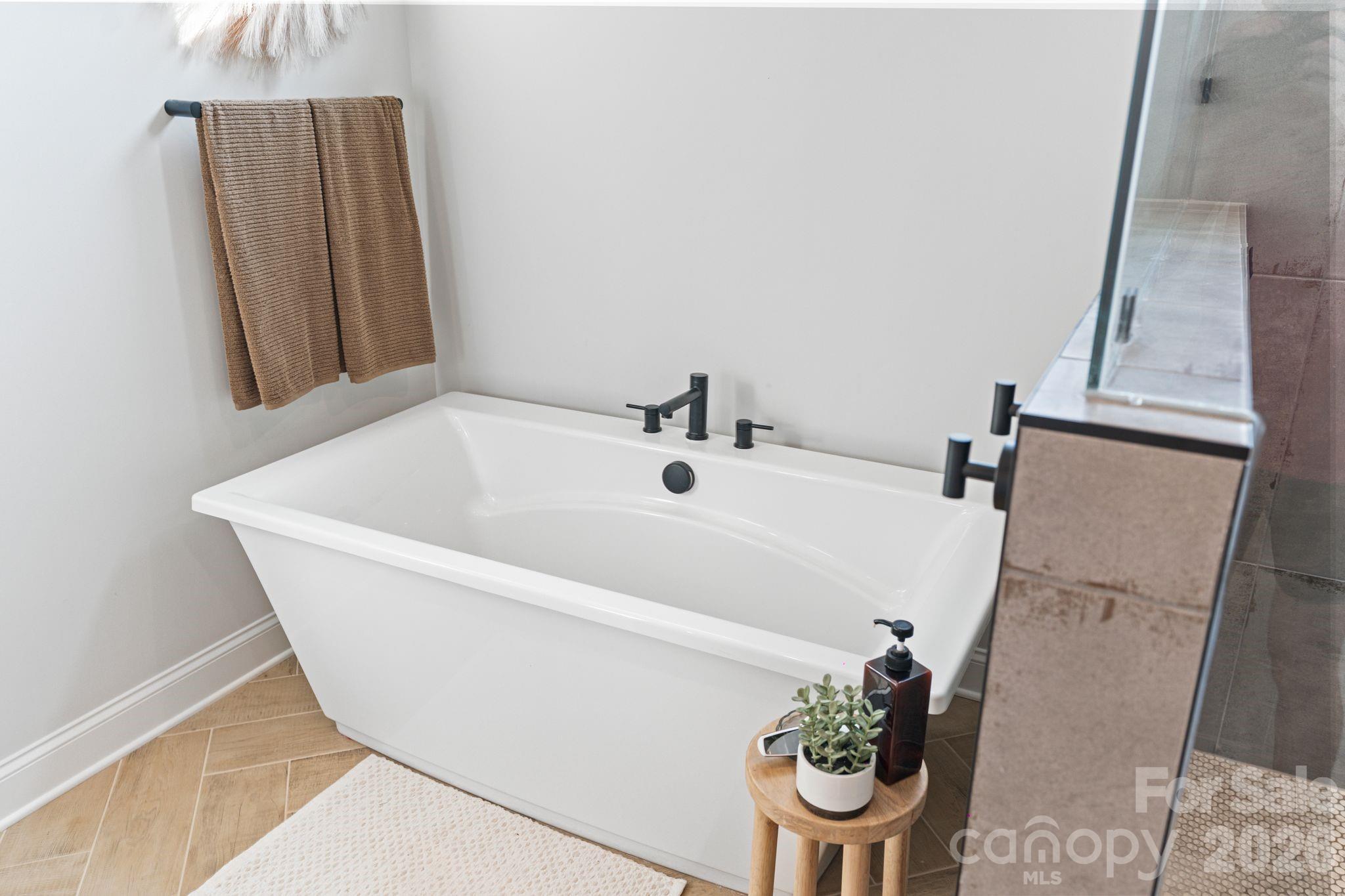 13940 Roosevelt Grove Drive