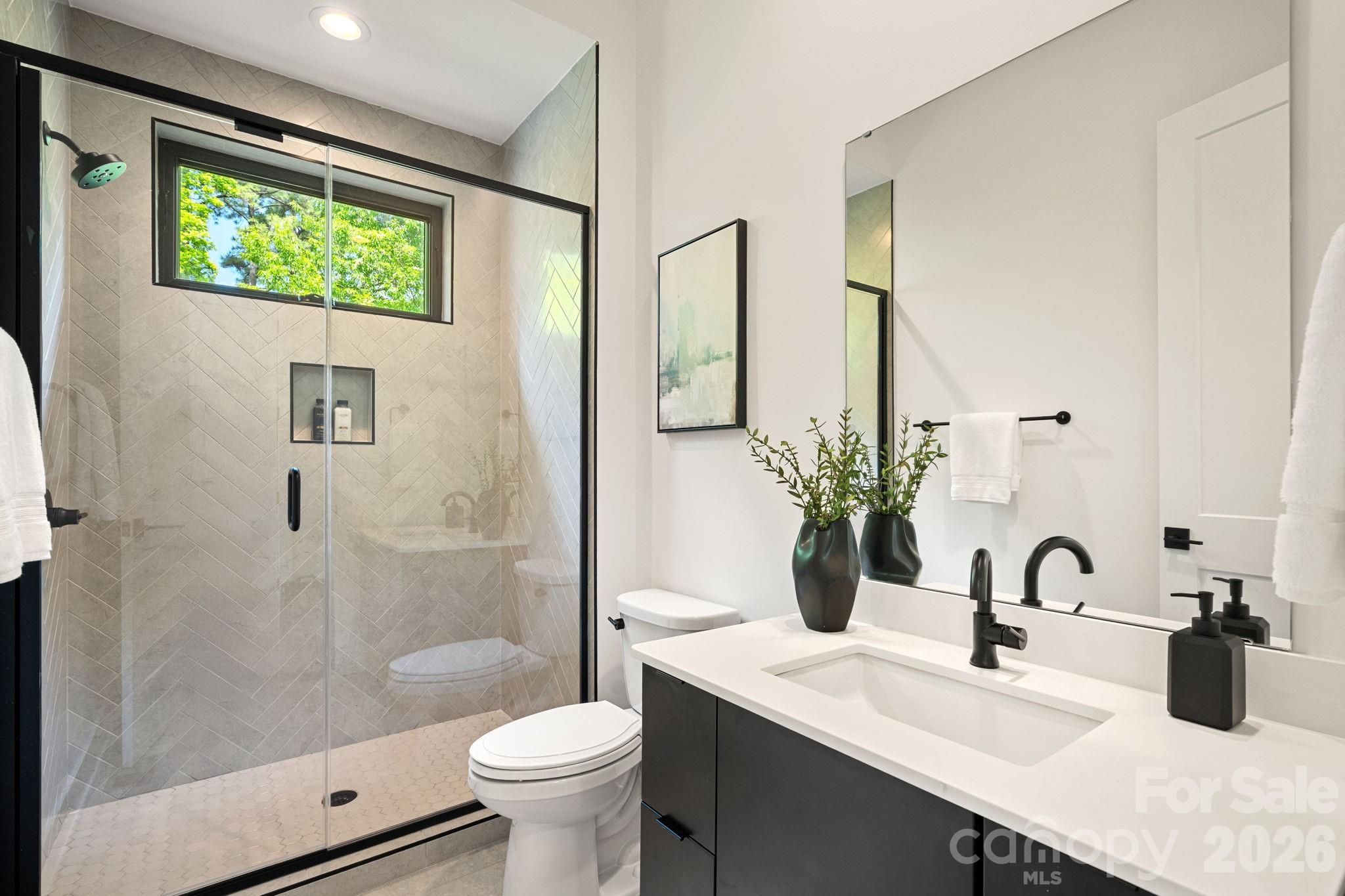 1006 Westbrook Drive Unit: B