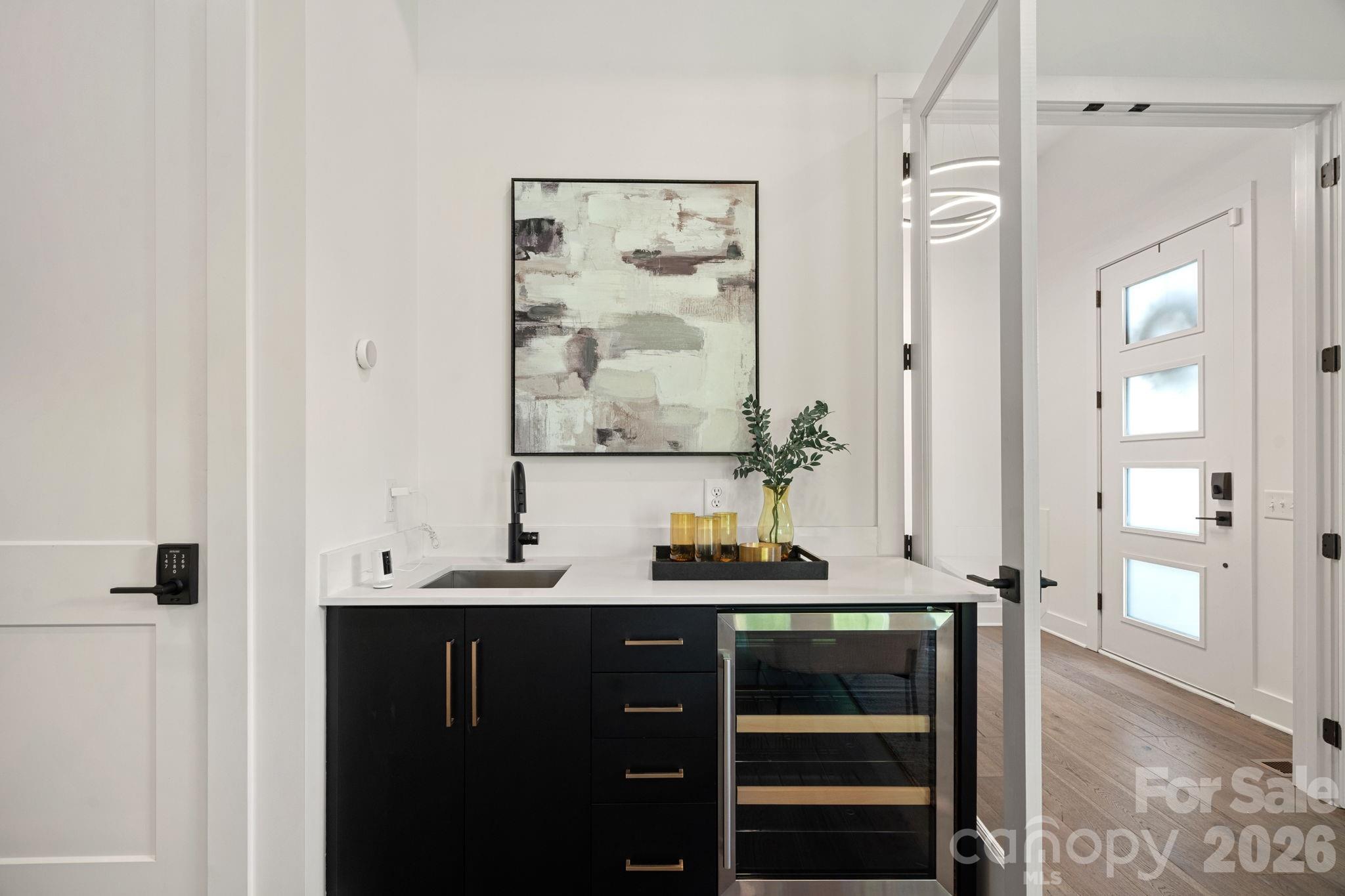 1006 Westbrook Drive Unit: B