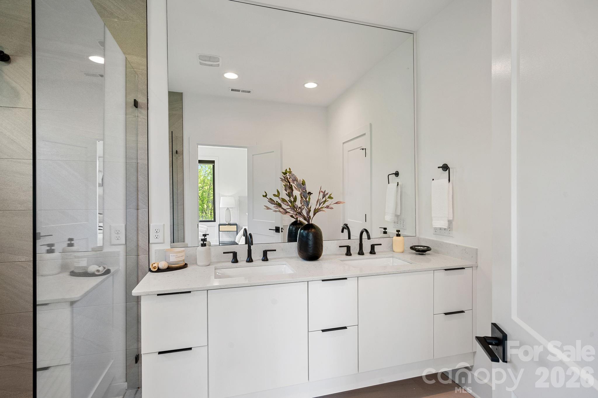 1006 Westbrook Drive Unit: B