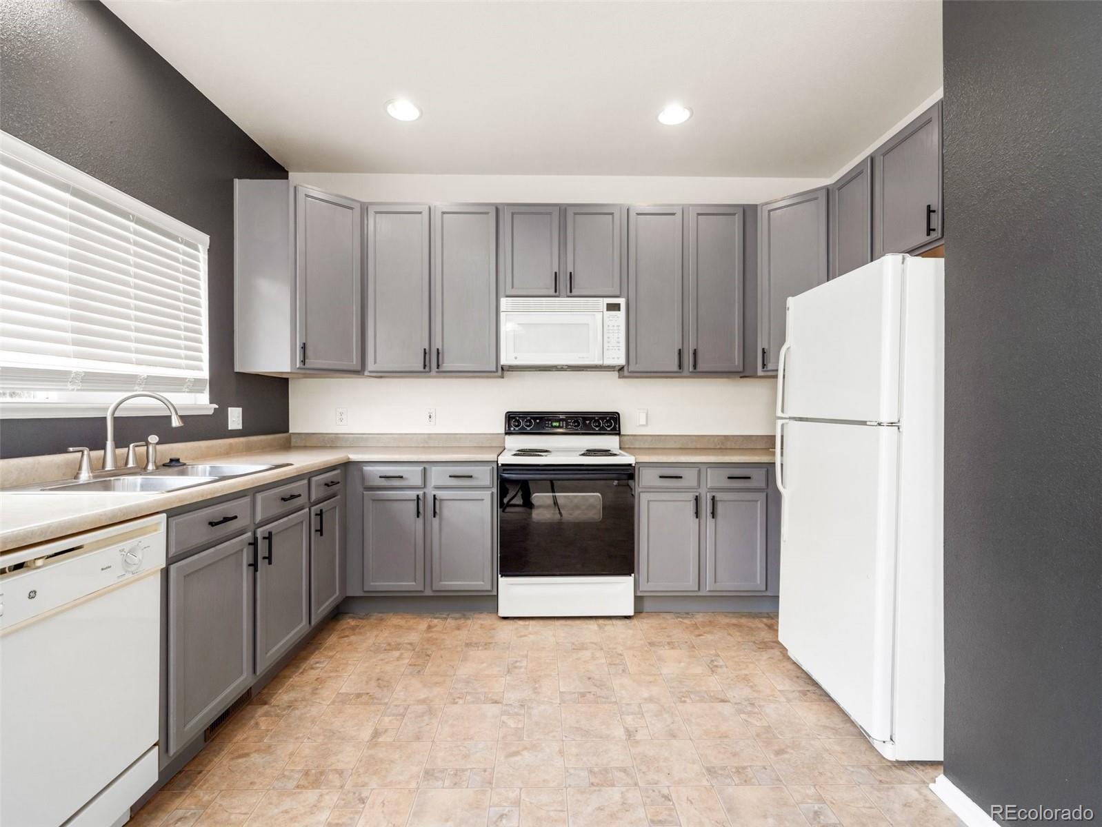 2117 Settlers Drive