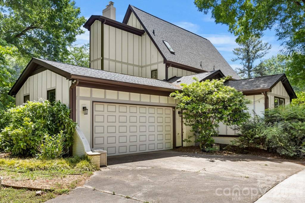 5335 Lansing Drive