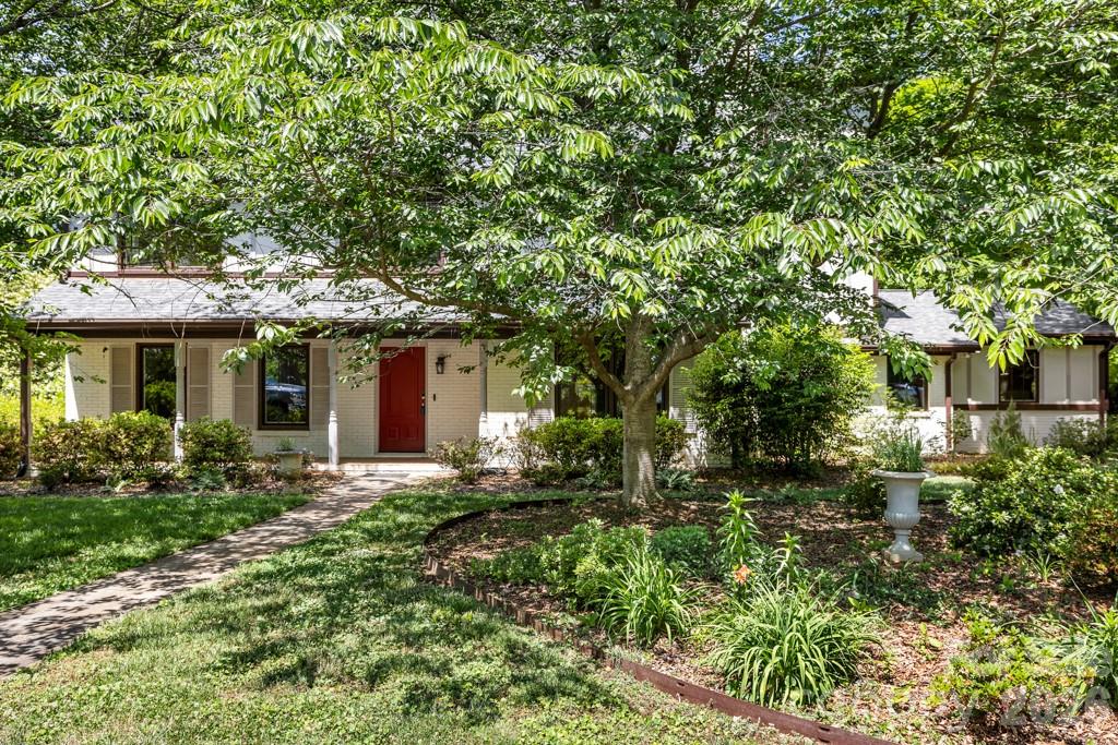 5335 Lansing Drive