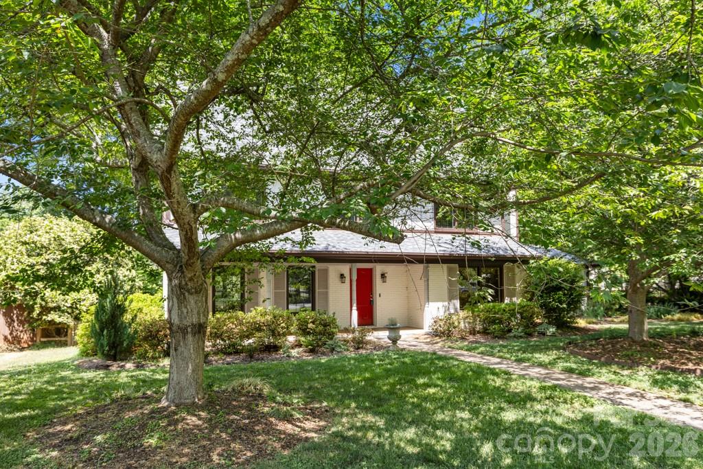 5335 Lansing Drive