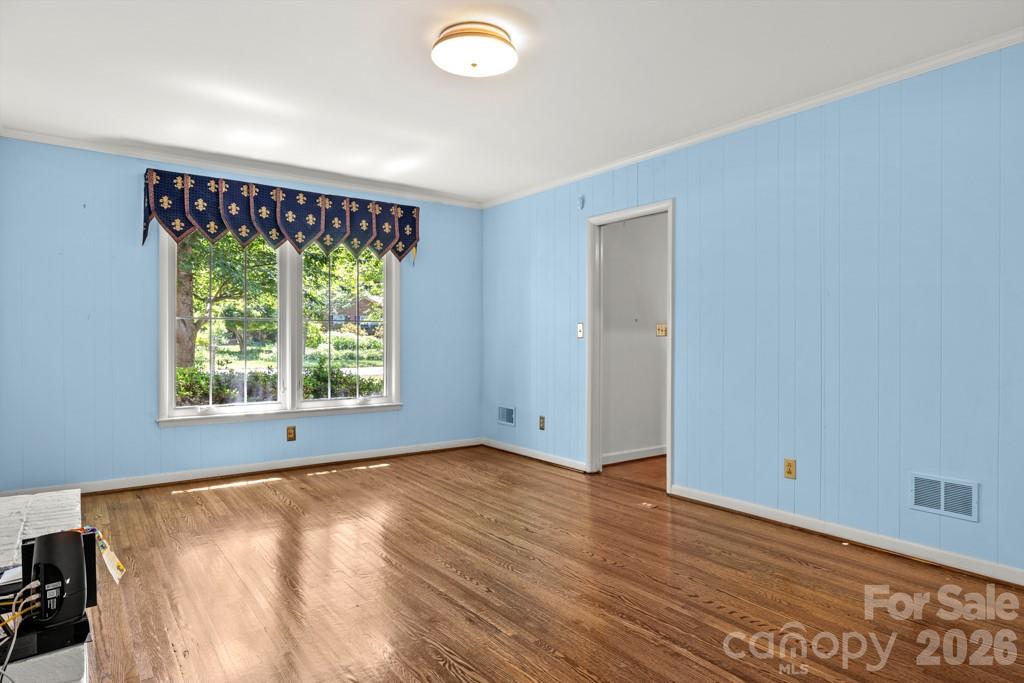 5335 Lansing Drive