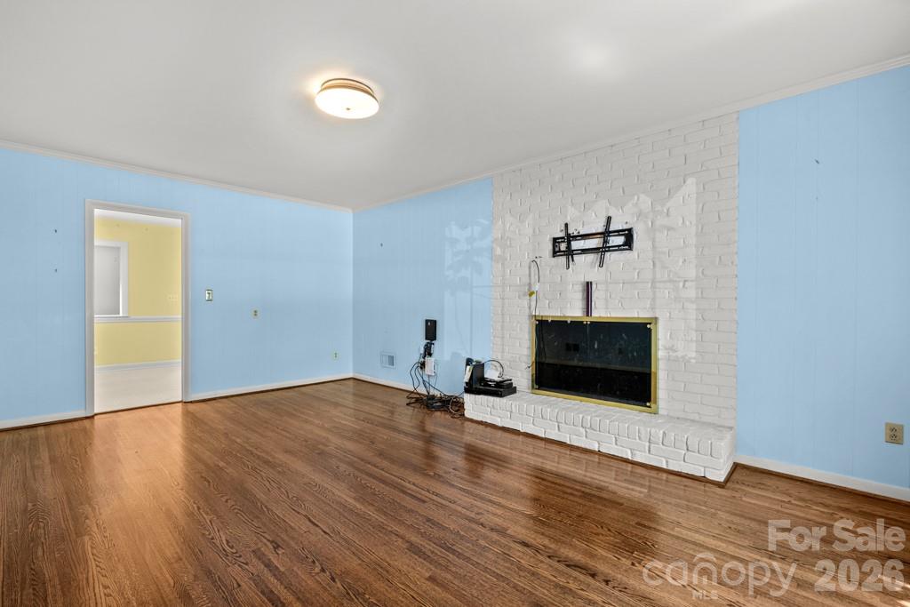 5335 Lansing Drive