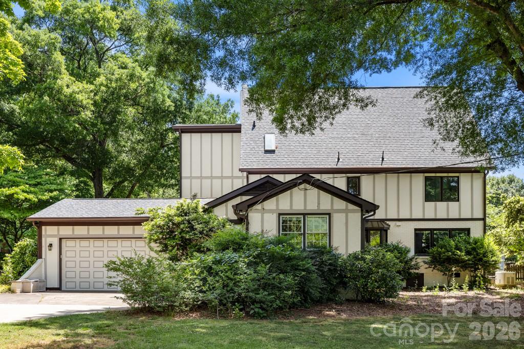 5335 Lansing Drive