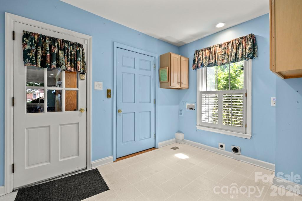 5335 Lansing Drive