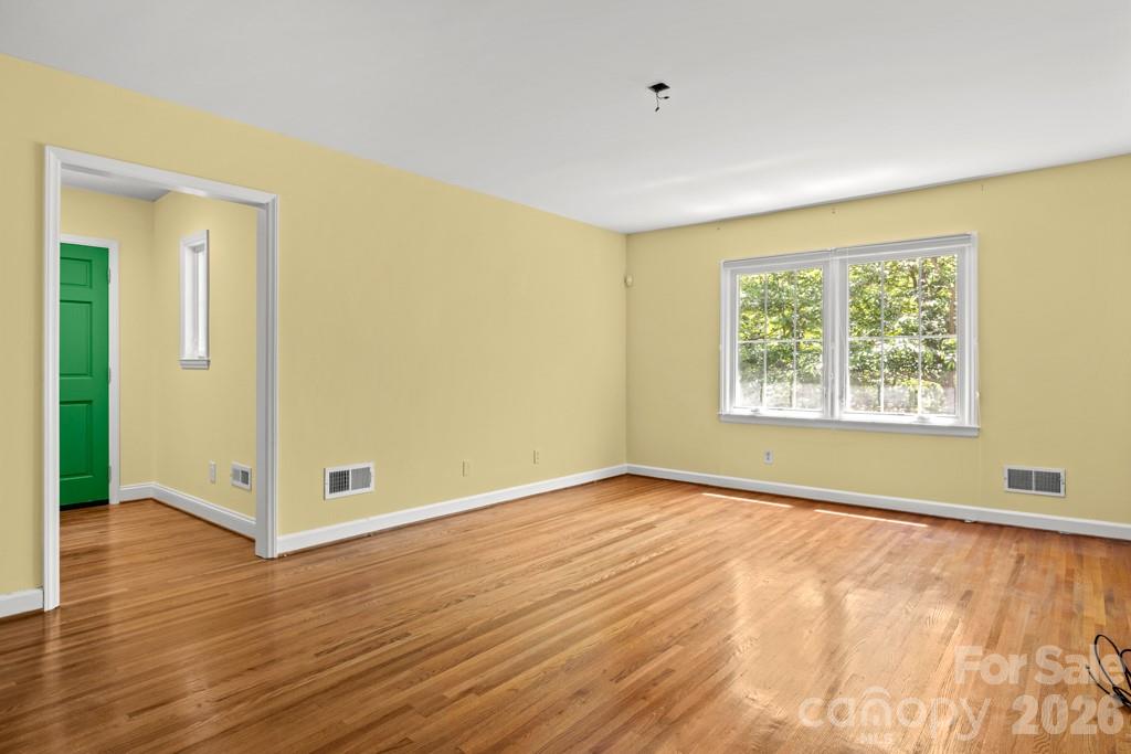 5335 Lansing Drive