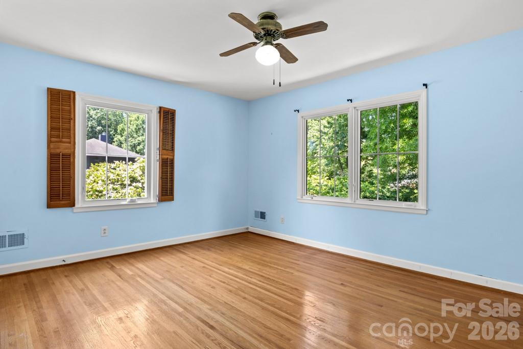 5335 Lansing Drive