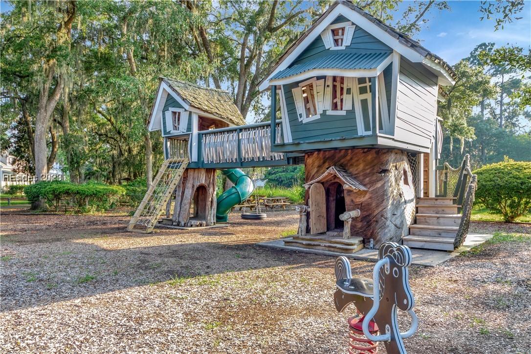 8 Fort Lyttleton
