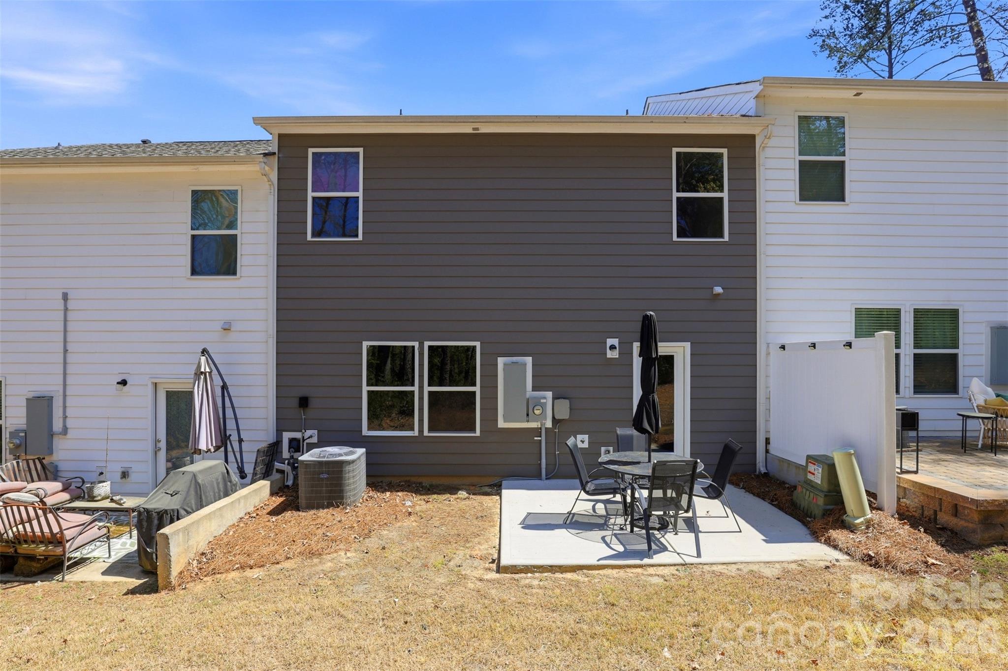 1117 Streamside Lane