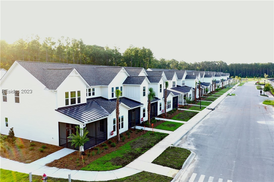 8 Marlowe Way Unit: 8
