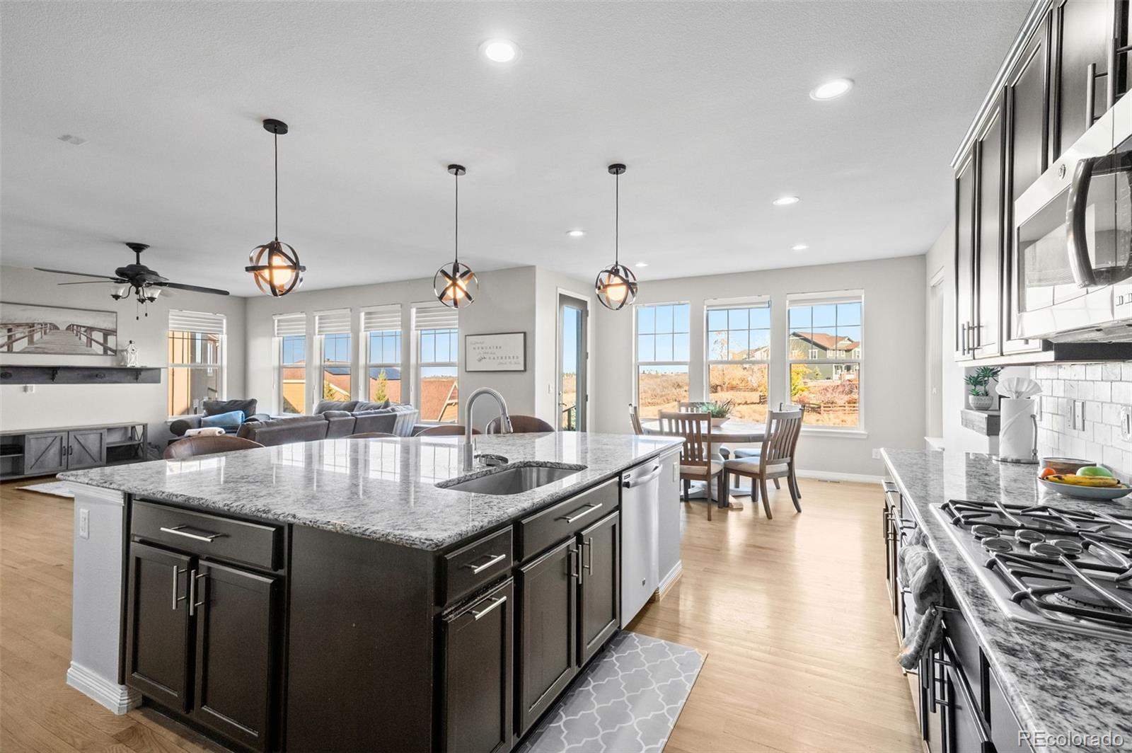2910 El Nido Way