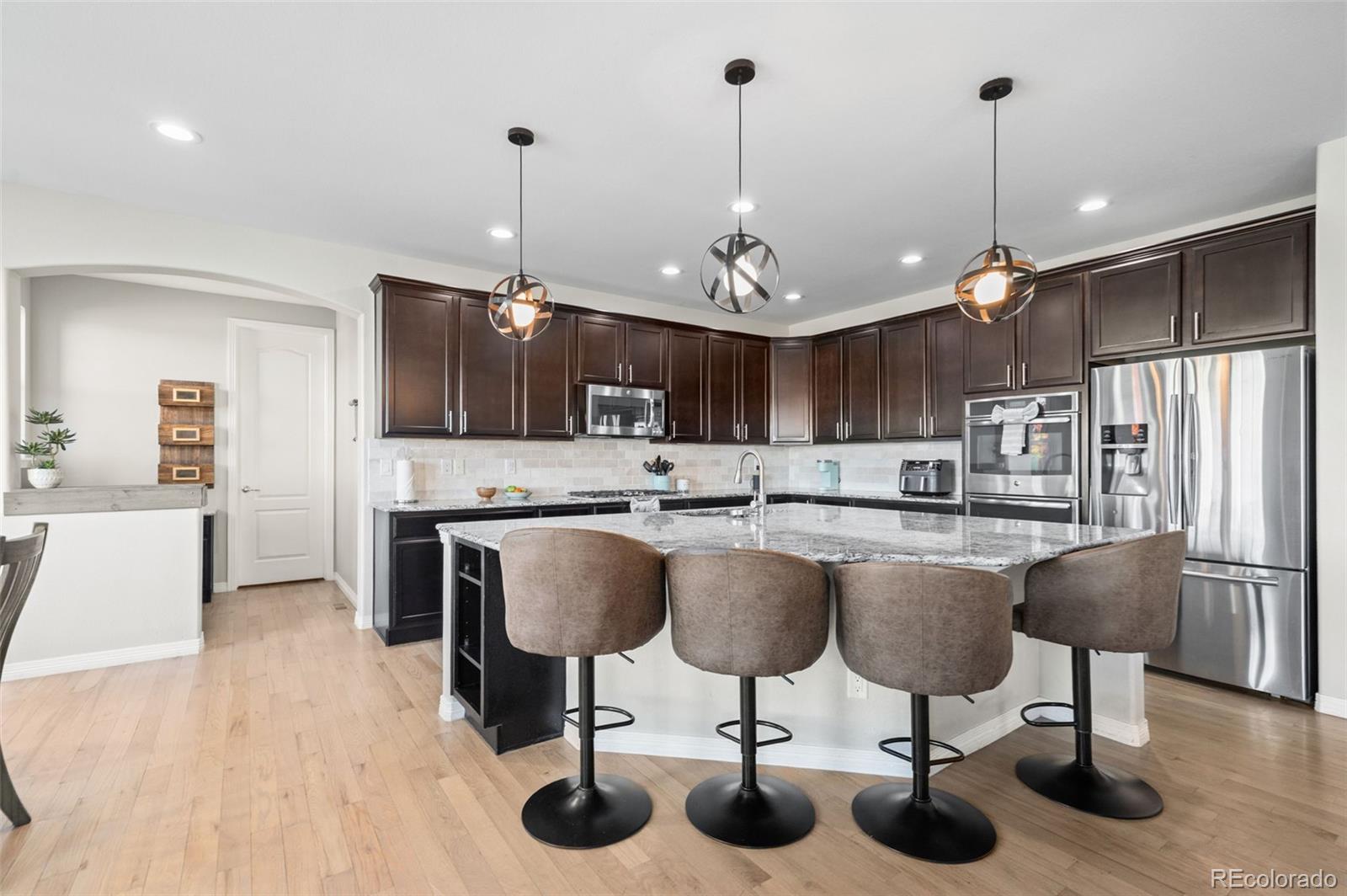 2910 El Nido Way