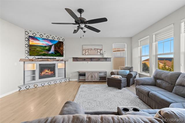 2910 El Nido Way