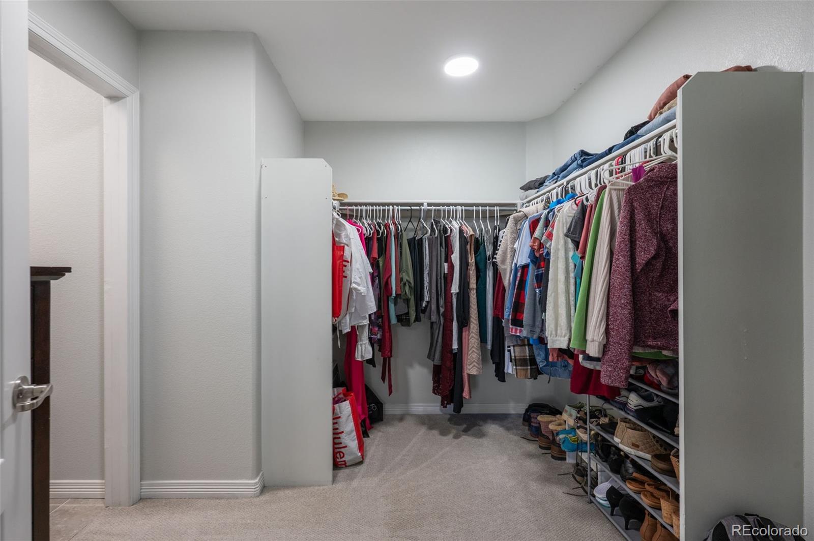 2910 El Nido Way