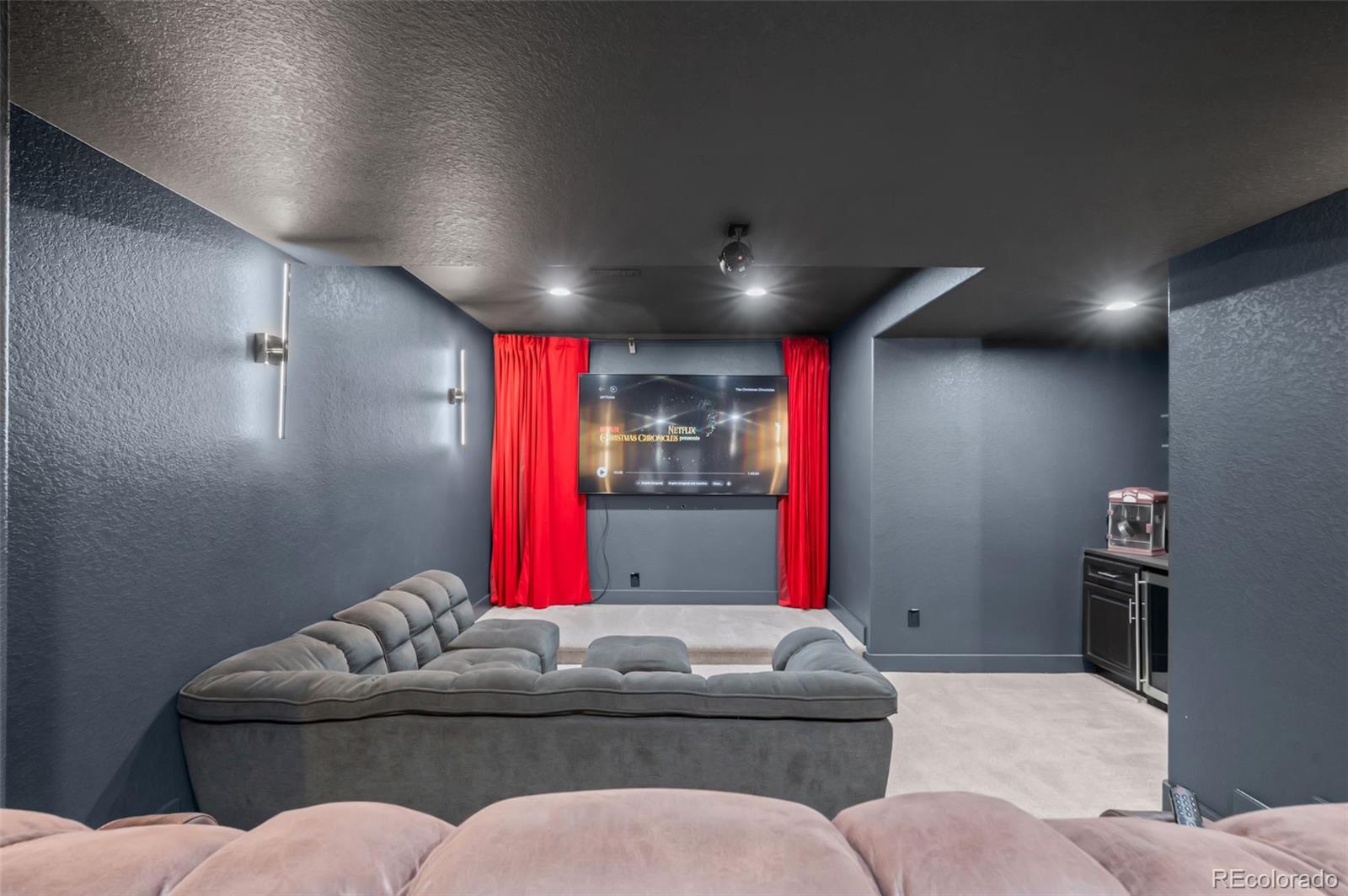 2910 El Nido Way