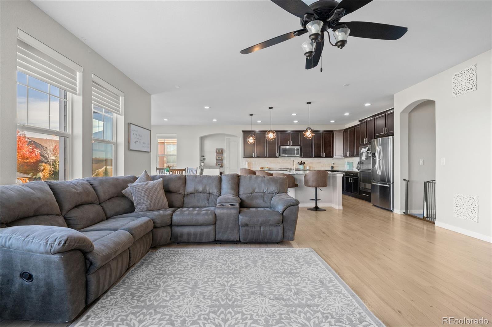 2910 El Nido Way