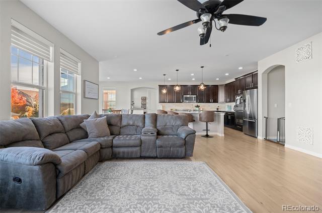 2910 El Nido Way