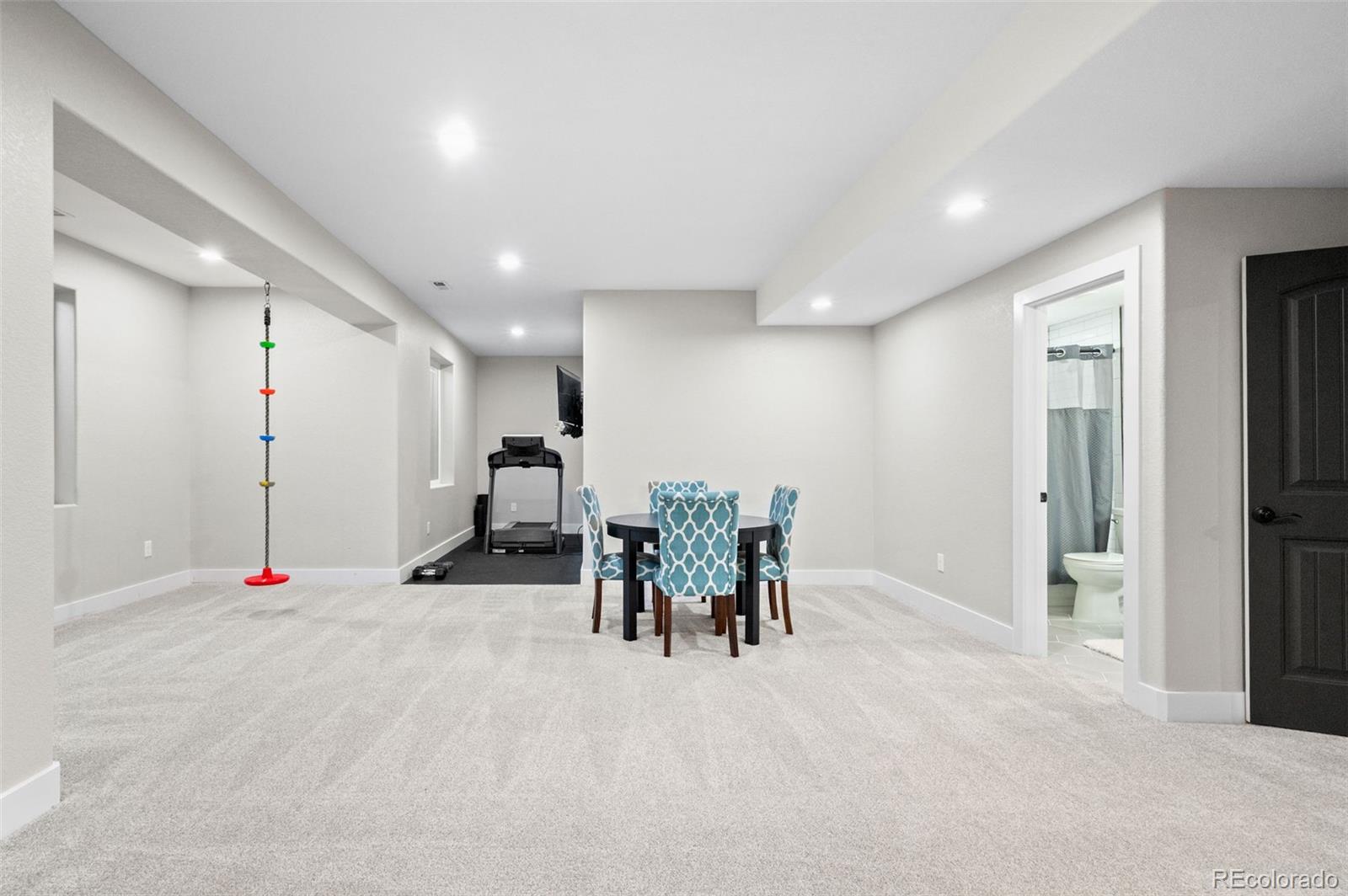 2910 El Nido Way