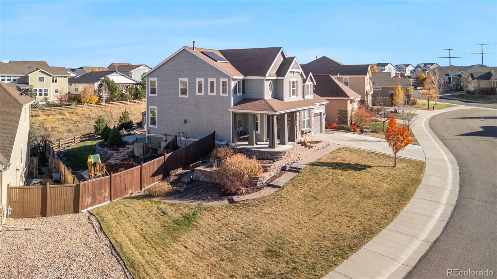 2910 El Nido Way