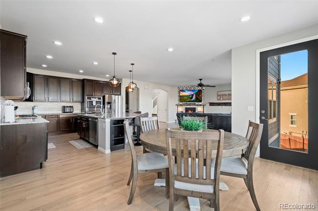 2910 El Nido Way