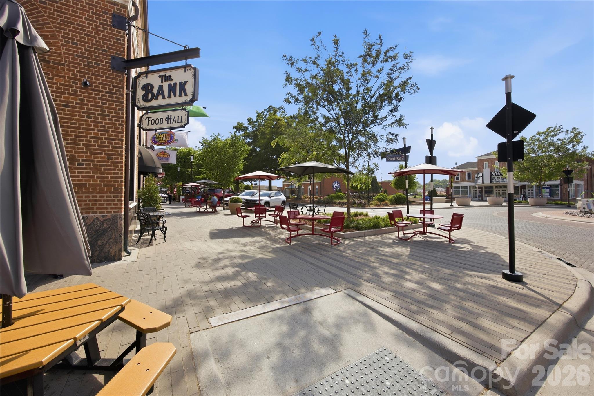 906 Oregon Avenue