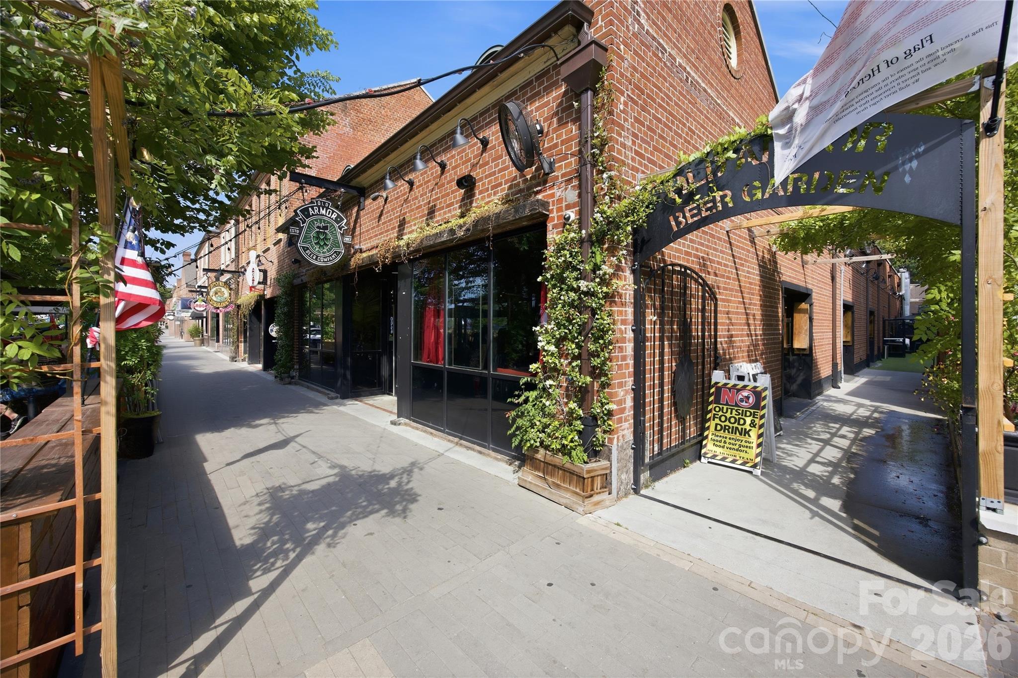 906 Oregon Avenue
