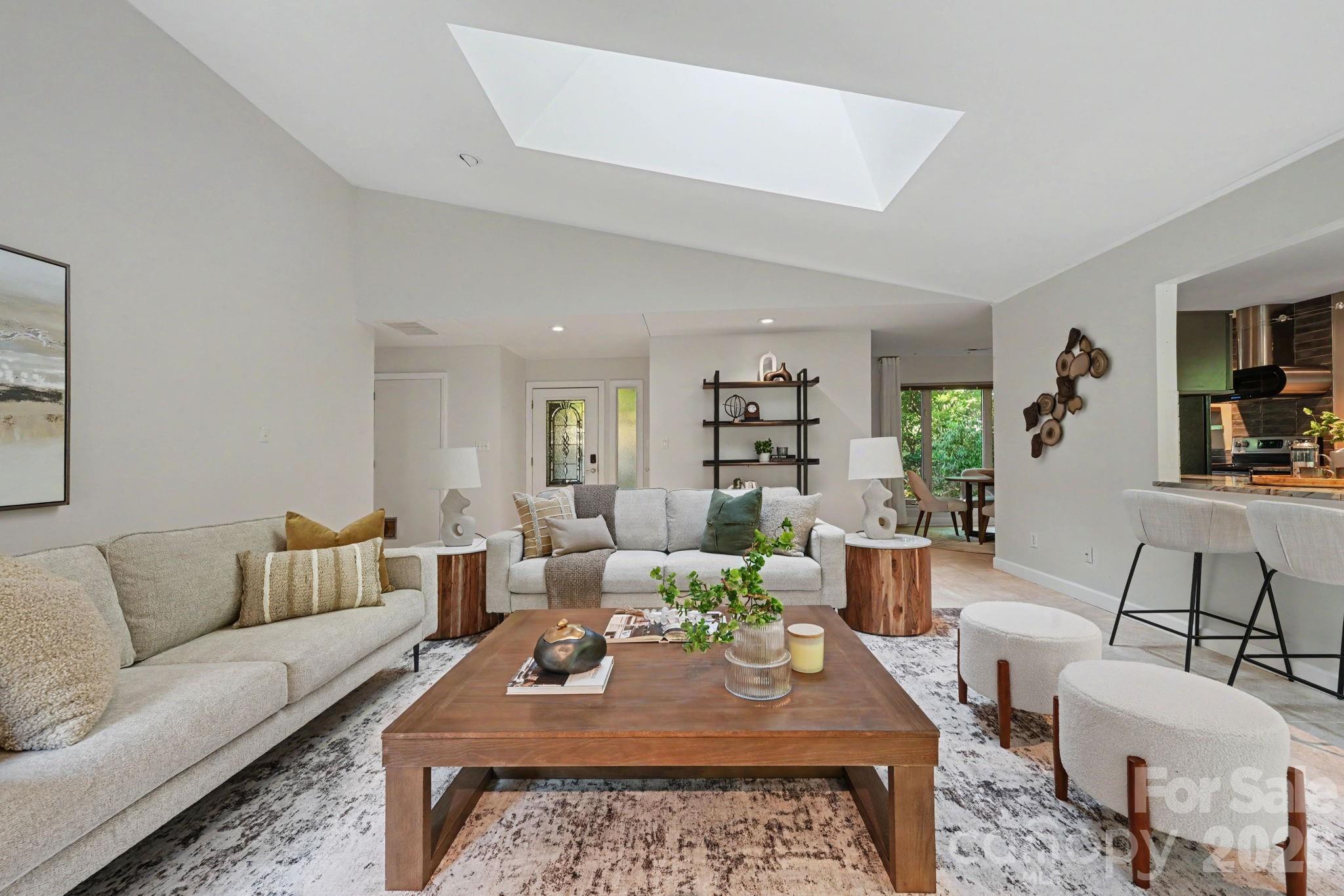 10006 Stoneleigh Lane