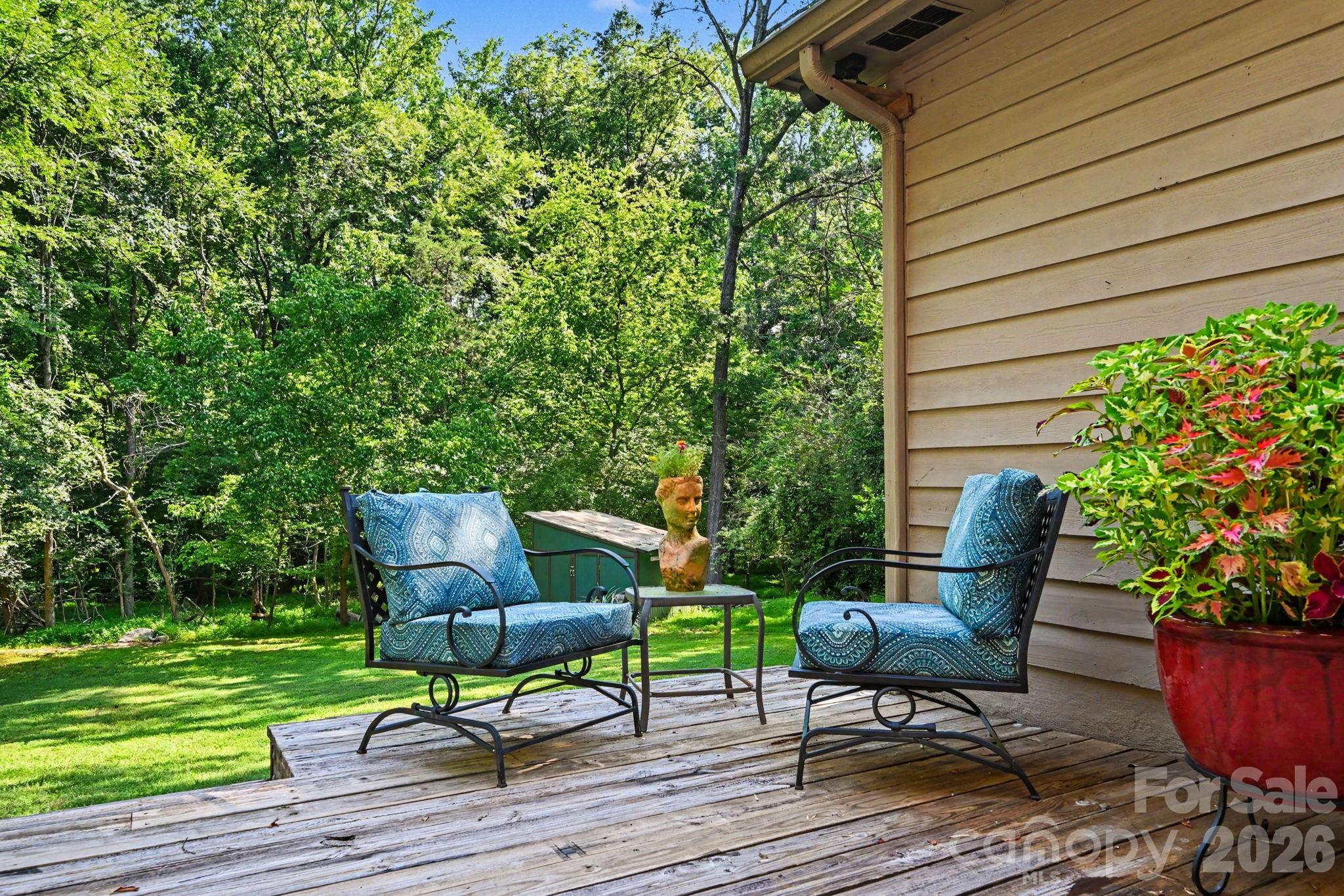 10006 Stoneleigh Lane