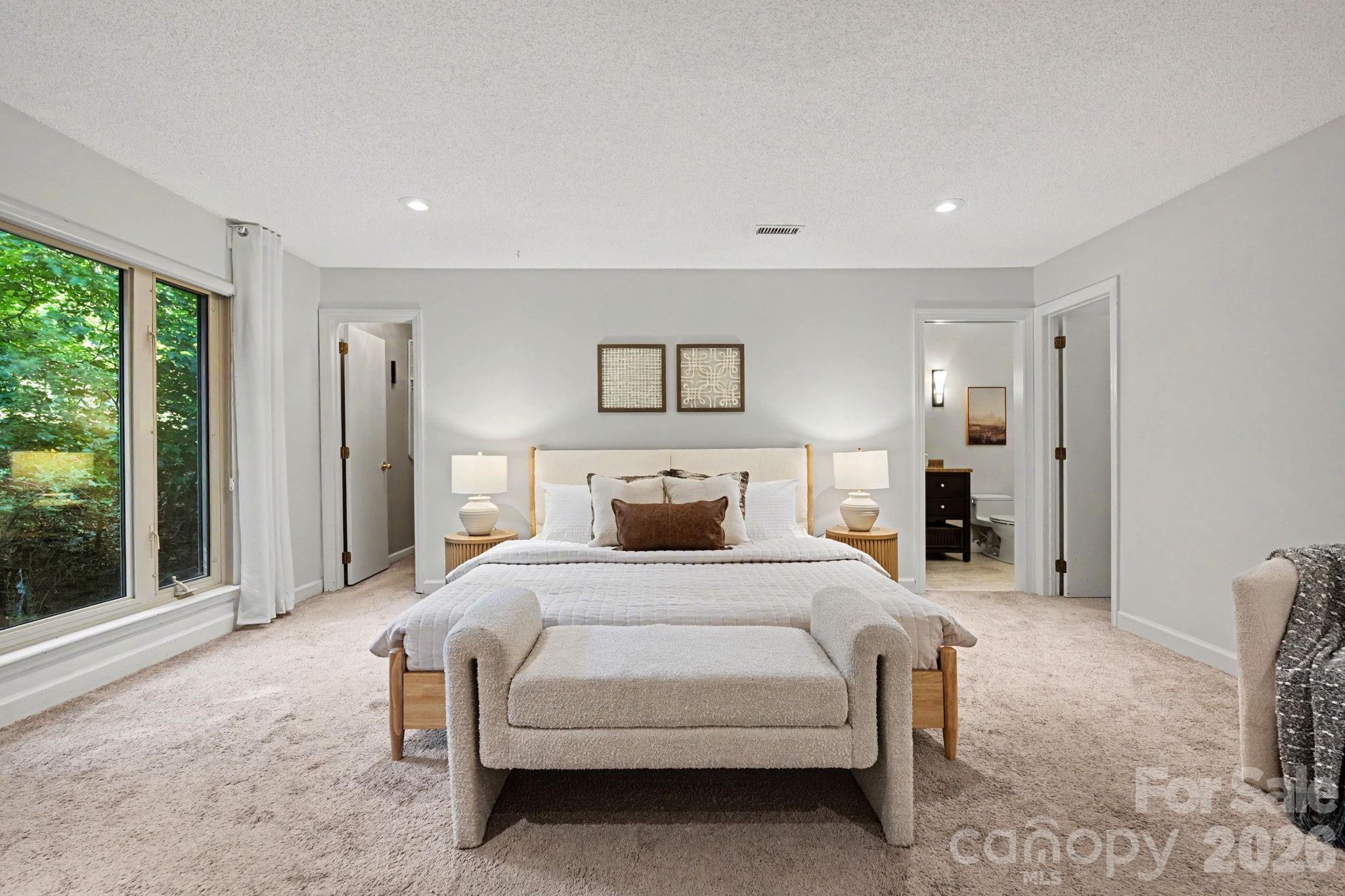 10006 Stoneleigh Lane