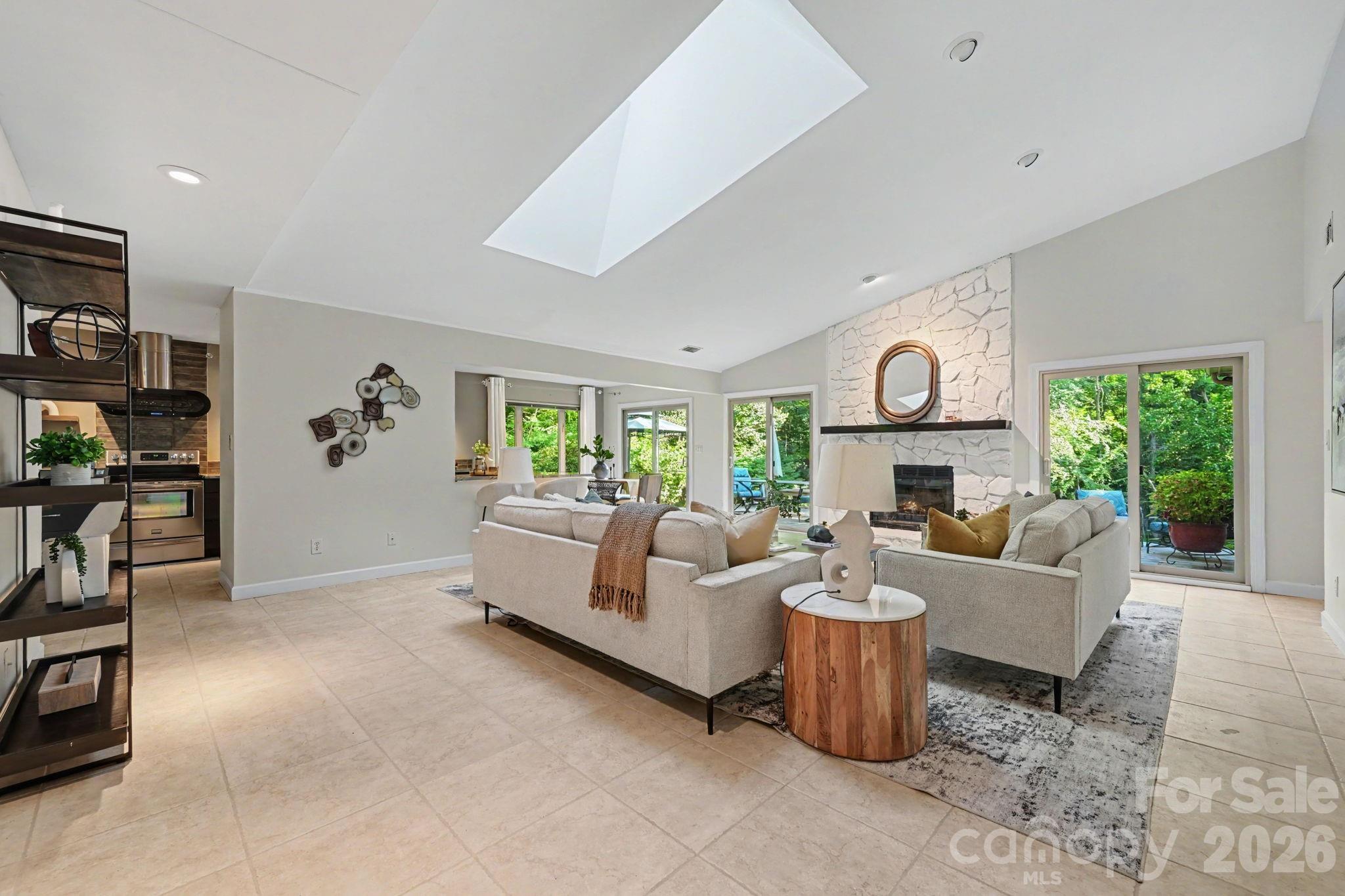 10006 Stoneleigh Lane