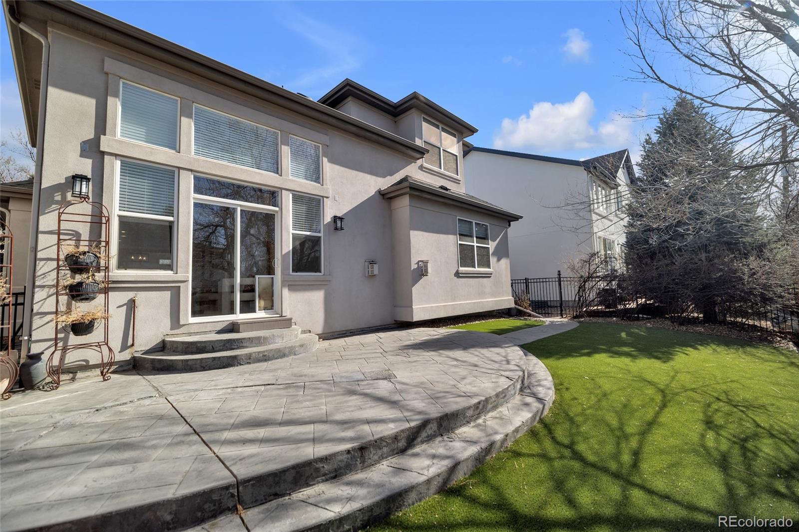 1701 S Poplar