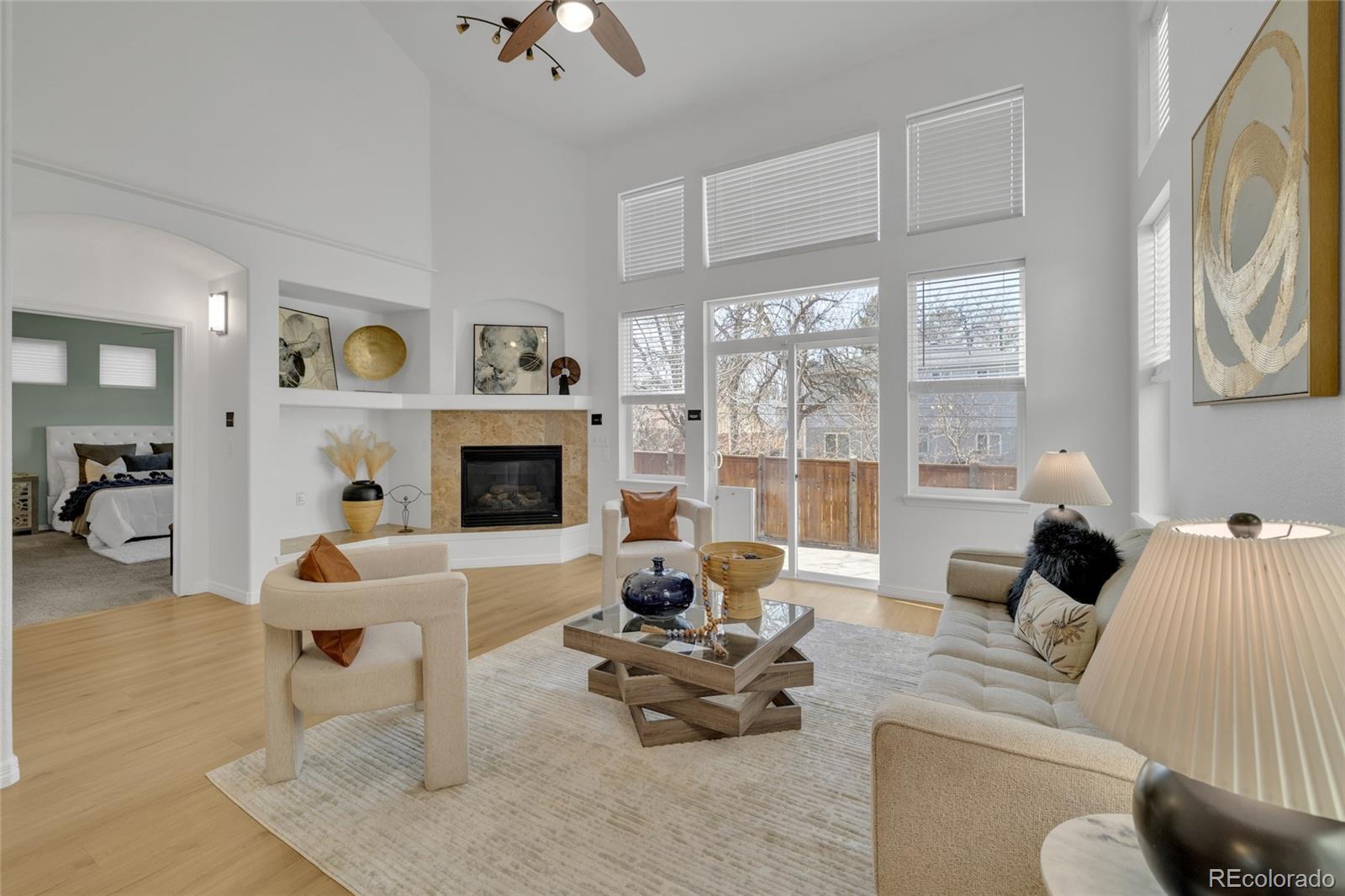 1701 S Poplar