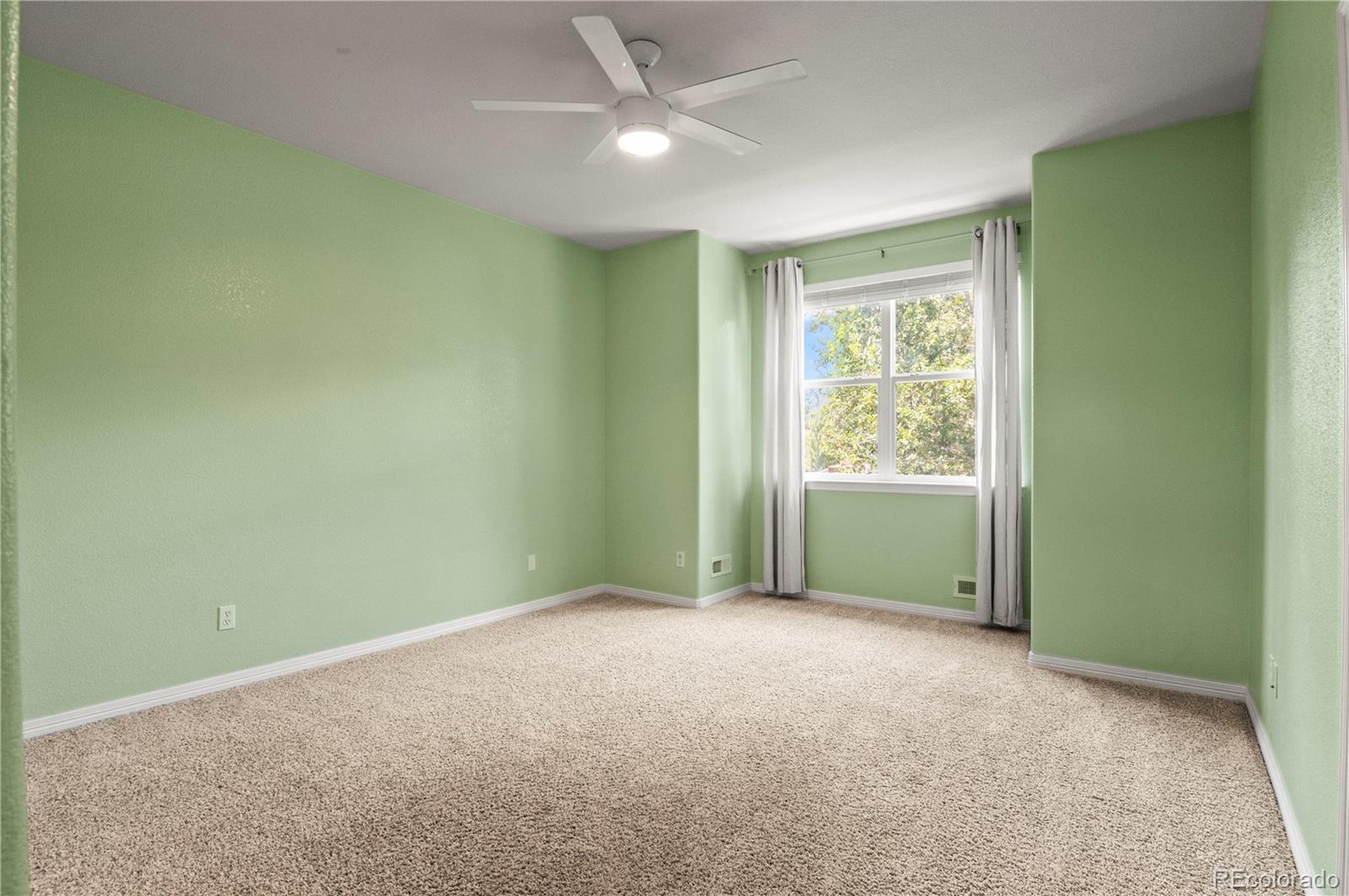 1701 S Poplar