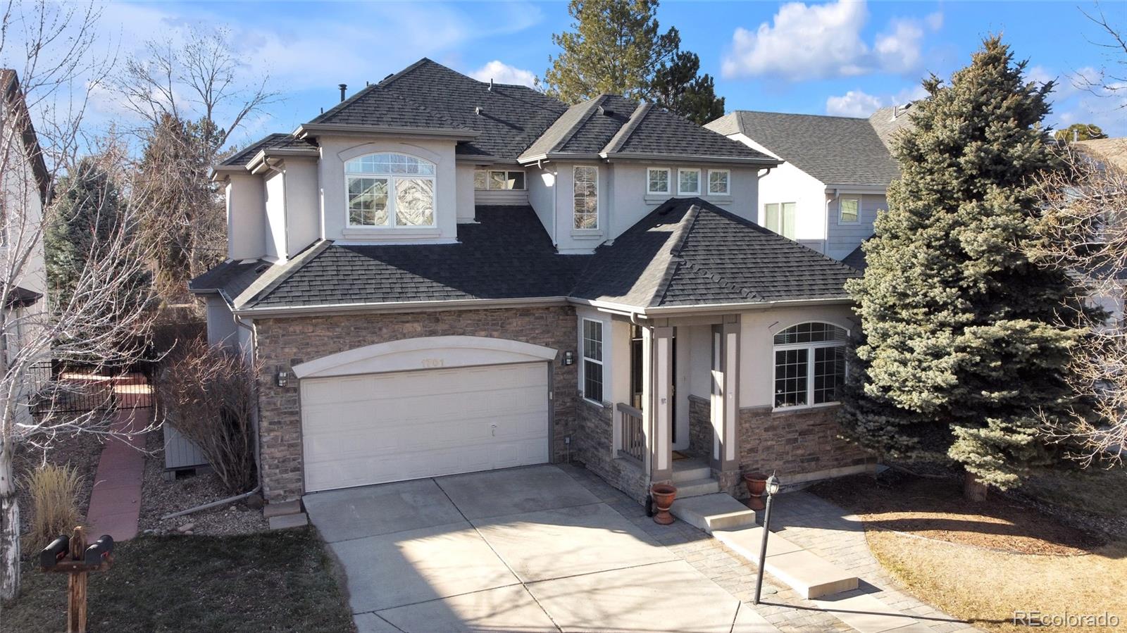1701 S Poplar
