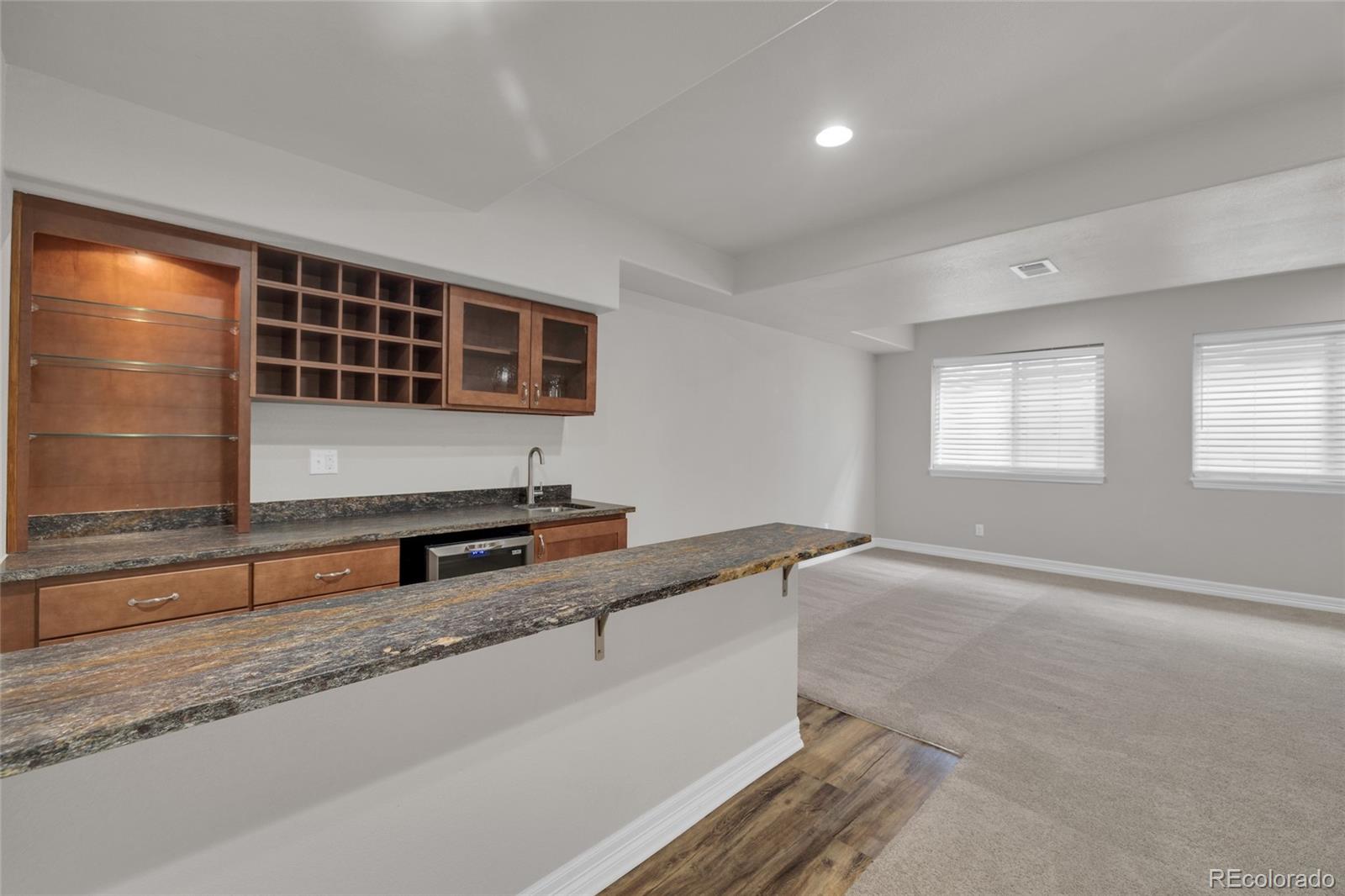 1701 S Poplar