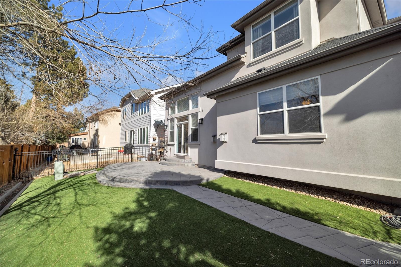 1701 S Poplar